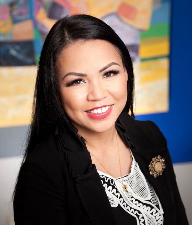 Filipino Attorney in Canada - Rachelle L. Punzalan